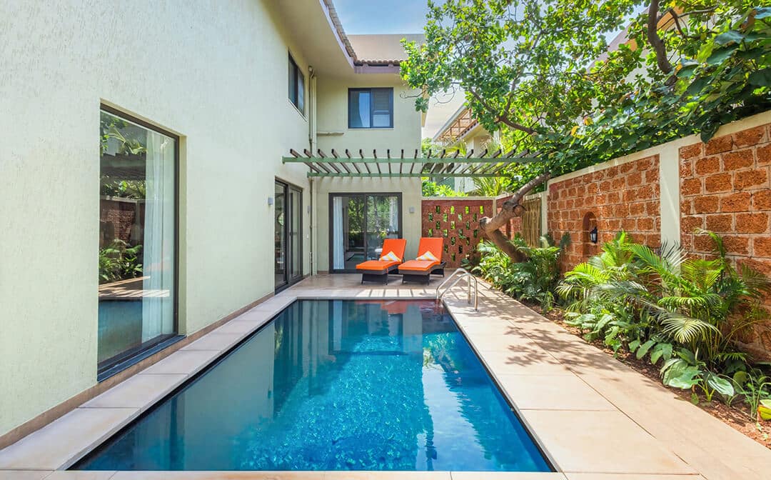 Pool-Area-Villa-with-Plunge-Pool (1)