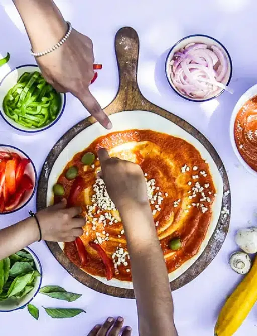 making-pizza.jpg